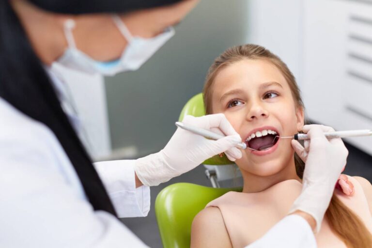 featured image for 5 factors to consider when choosing your pediatric dentist